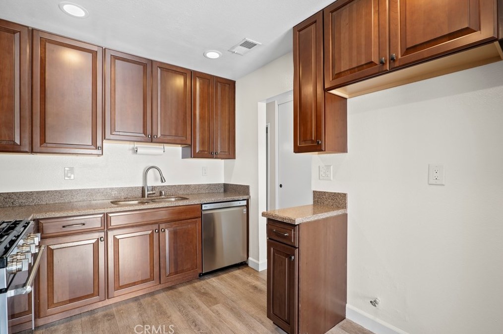 25691 Leticia Dr, Santa Clarita CA  91355-2254 exterior