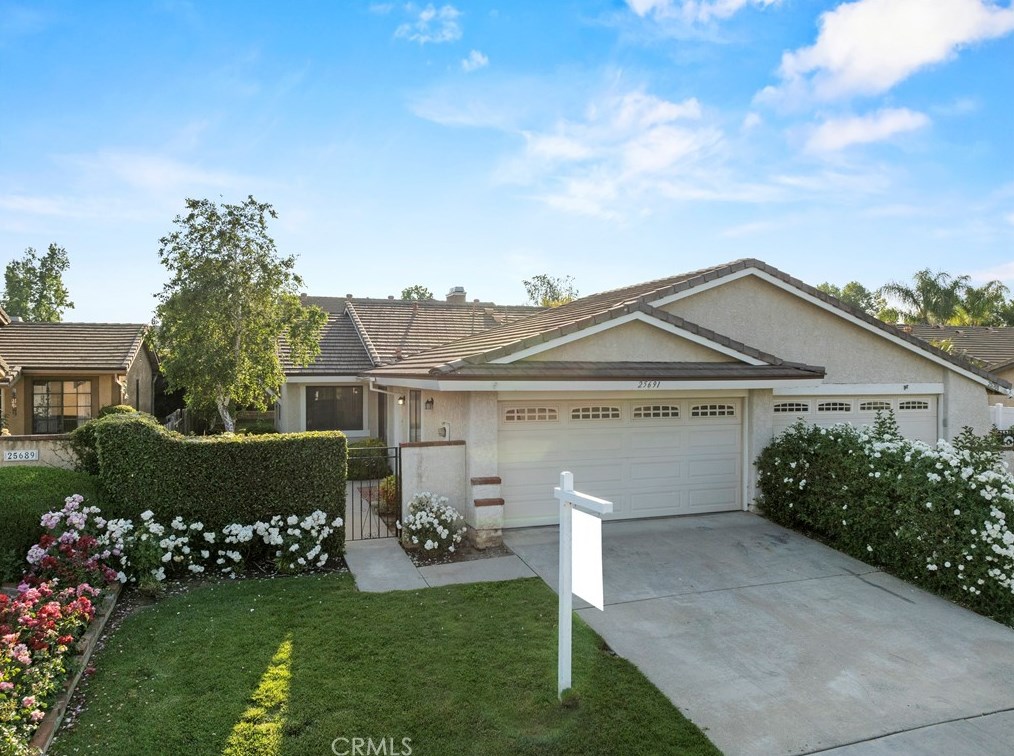 25691 Leticia Dr, Santa Clarita CA  91355-2253 exterior