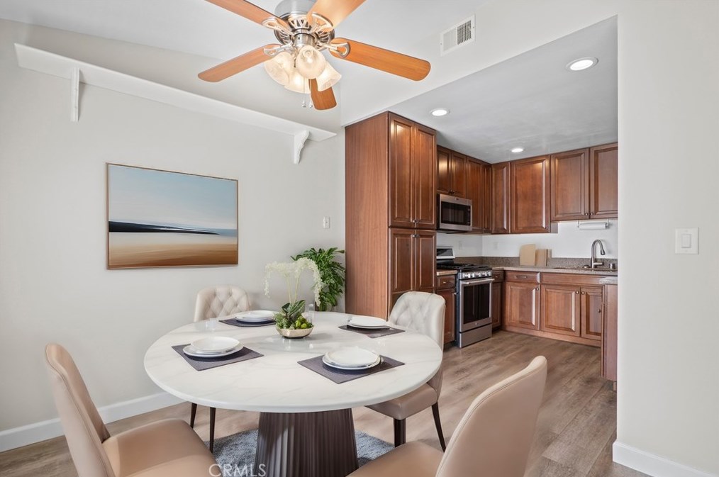 25691 Leticia Dr, Santa Clarita CA  91355-2254 exterior