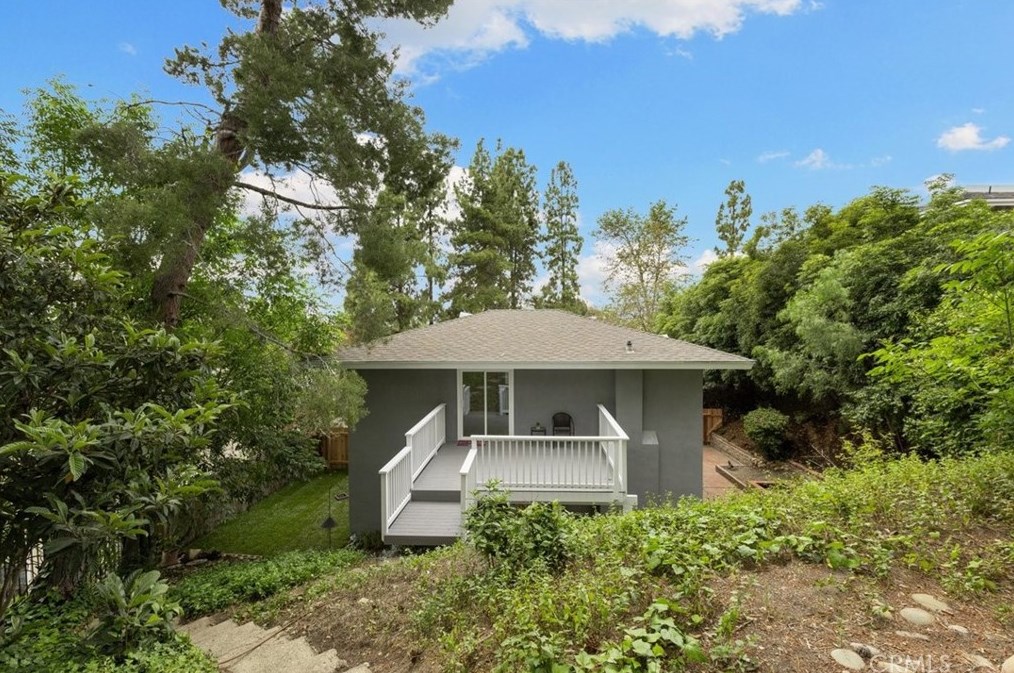 2118 Sapra St, Thousand Oaks CA 91362-2033 exterior