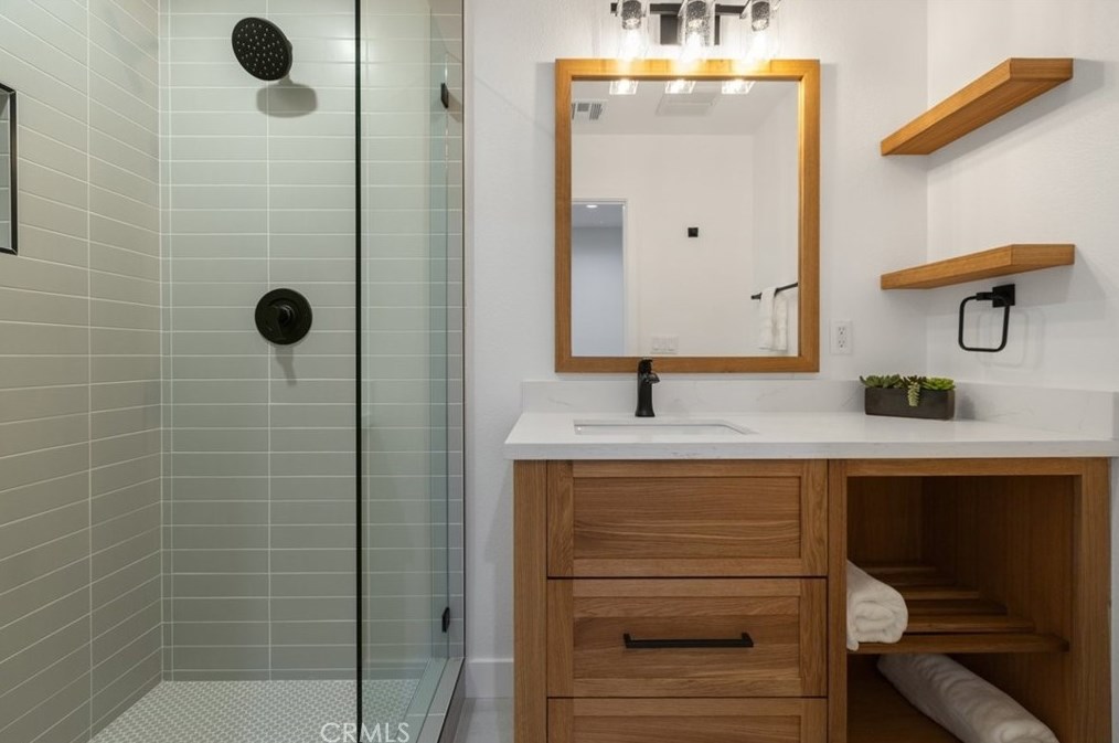 2118 Sapra St, Thousand Oaks CA 91362-2033 exterior