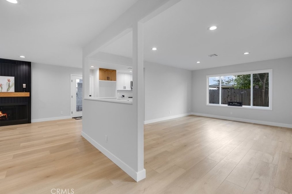 2118 Sapra St, Thousand Oaks CA 91362-2033 exterior