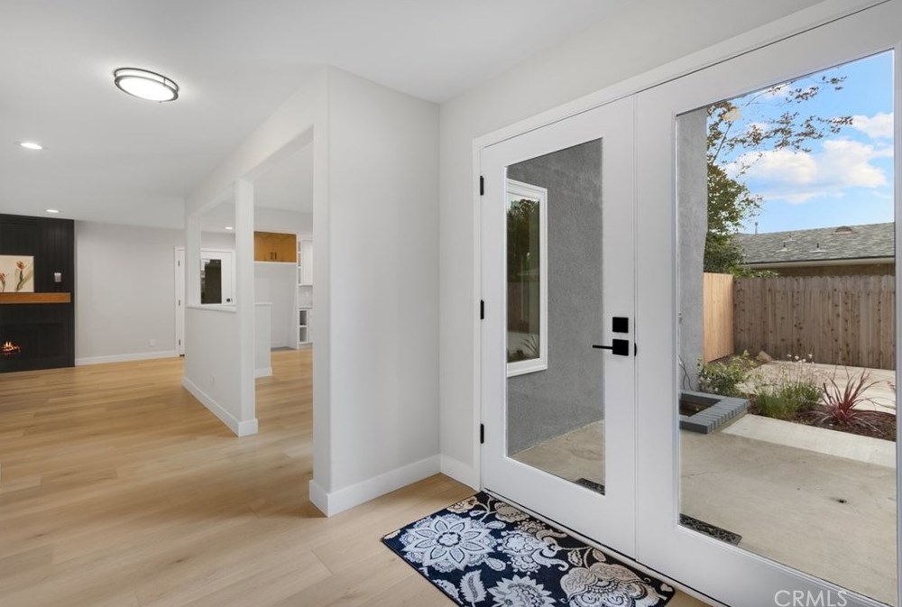 2118 Sapra St, Thousand Oaks CA 91362-2033 exterior