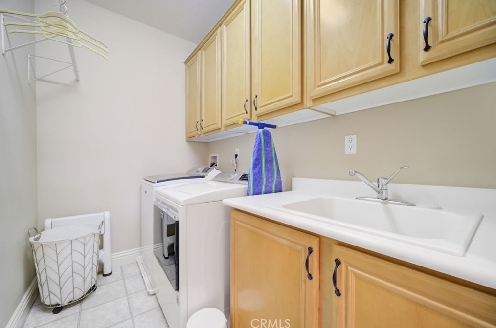 3831 Tournament Dr, Palmdale CA  93551-5642 exterior