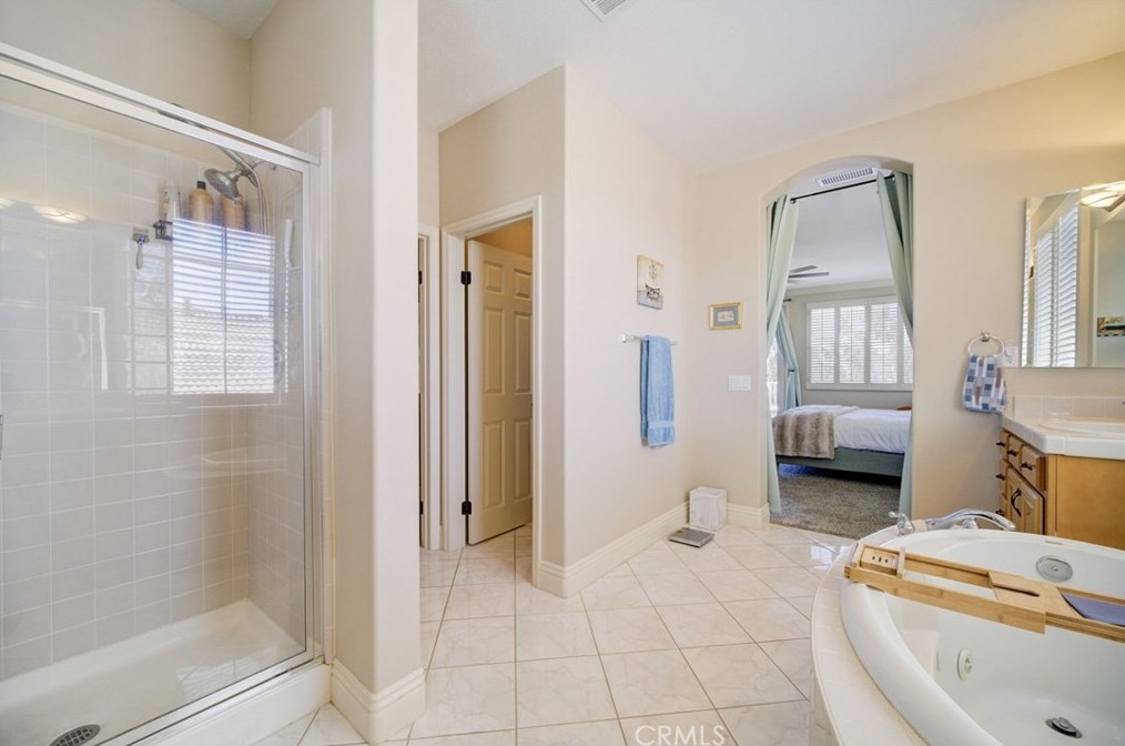 3831 Tournament Dr, Palmdale CA  93551-5642 exterior