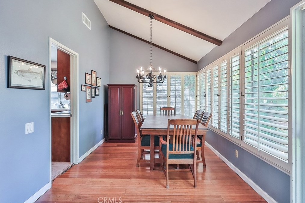 25252 Avenida Rotella, Santa Clarita CA  91355-3003 exterior