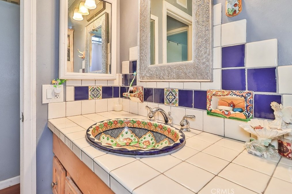 25252 Avenida Rotella, Santa Clarita CA  91355-3003 exterior