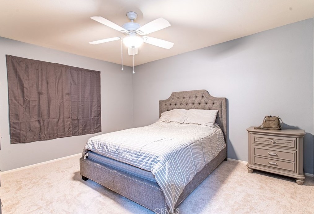 32480 The Old Rd, Santa Clarita CA  91384-3055 exterior