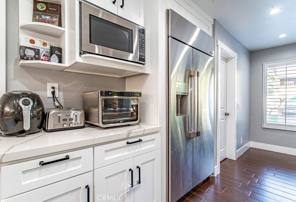32480 The Old Rd, Santa Clarita CA  91384-3055 exterior
