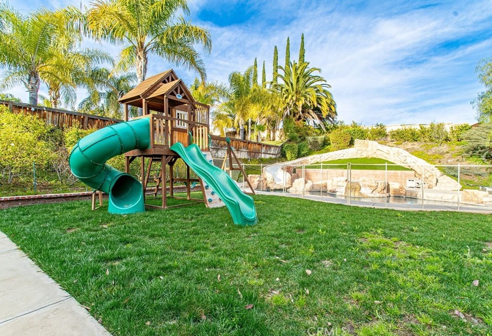 32480 The Old Rd, Santa Clarita CA  91384-3055 exterior