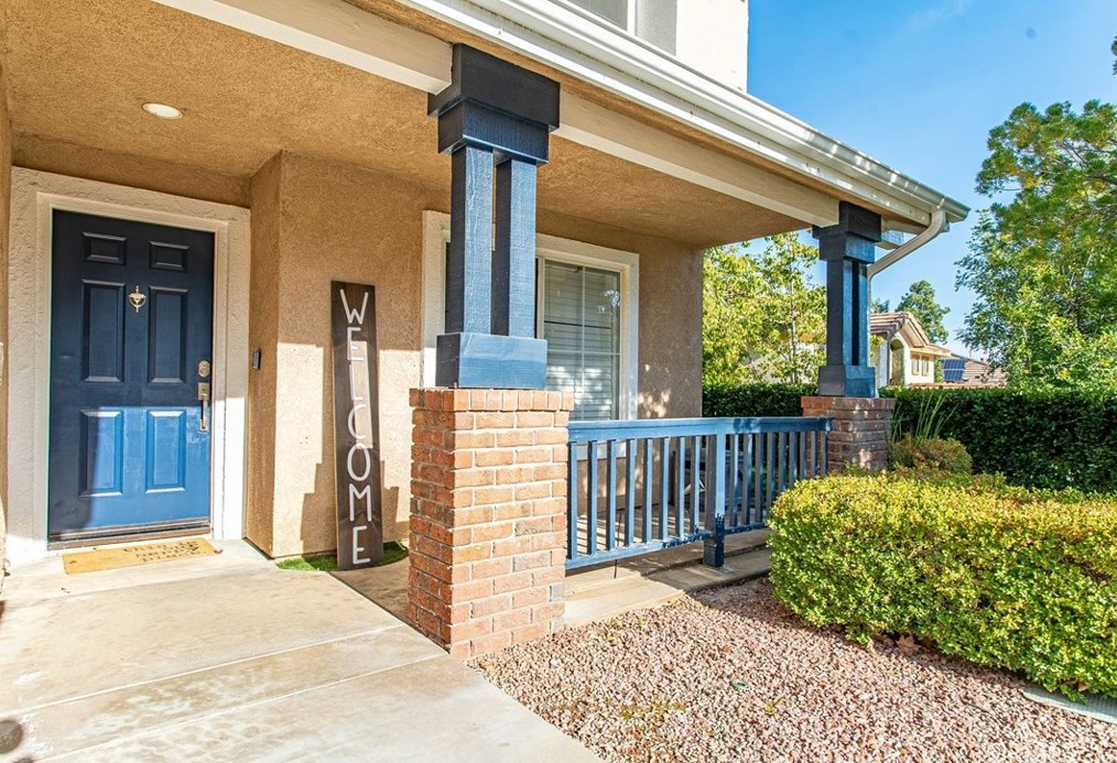 32480 The Old Rd, Santa Clarita CA  91384-3055 exterior