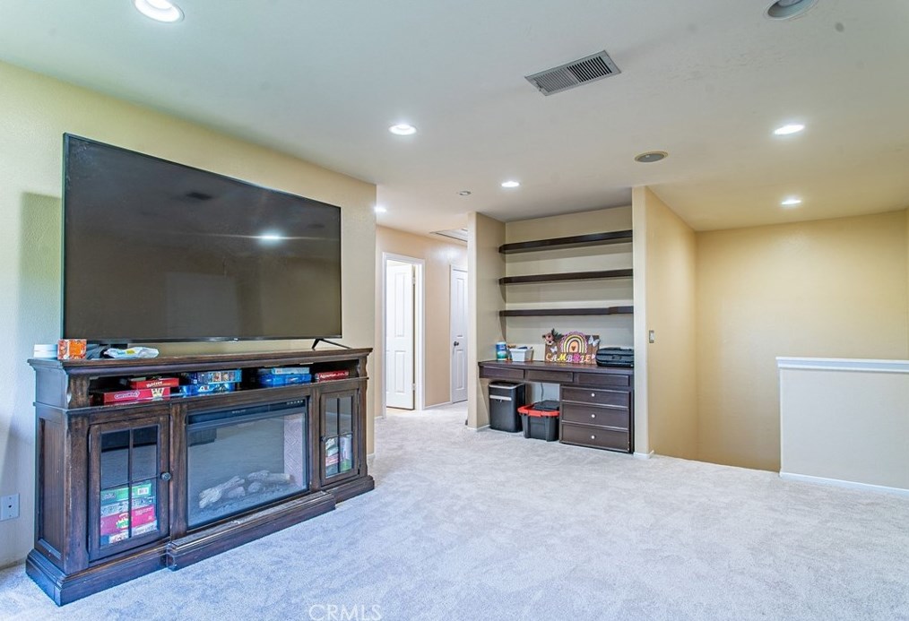 32480 The Old Rd, Santa Clarita CA  91384-3055 exterior