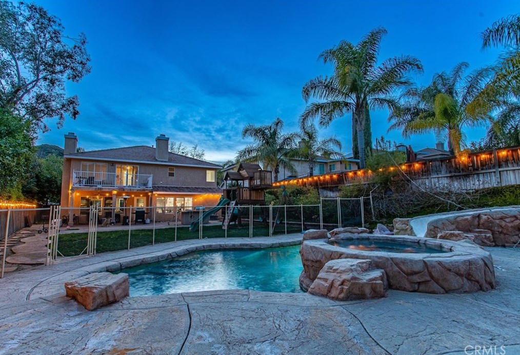 32480 The Old Rd, Santa Clarita CA  91384-3055 exterior