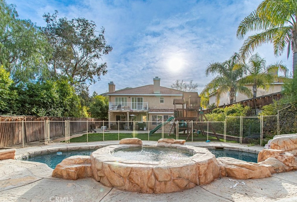 32480 The Old Rd, Santa Clarita CA  91384-3055 exterior
