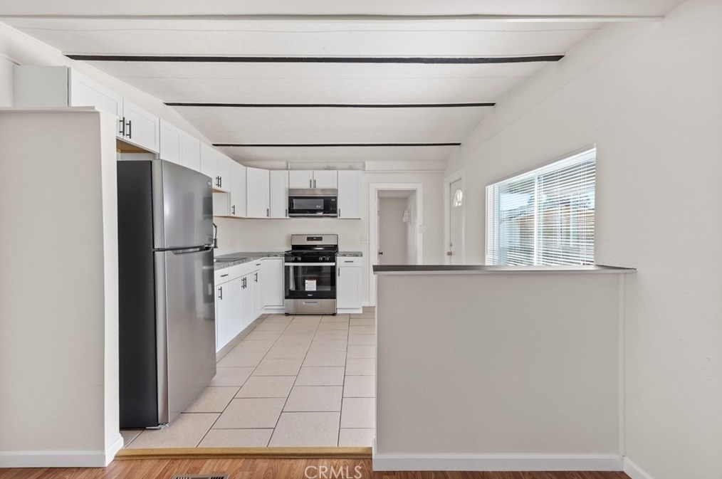 136 Fernwood Ln, Bakersfield CA  93308-4680 exterior