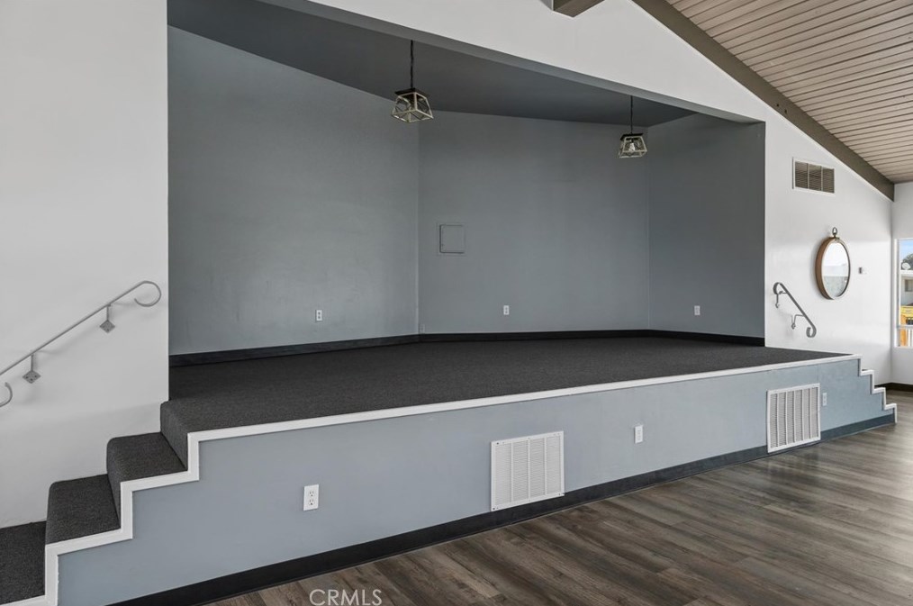 136 Fernwood Ln, Bakersfield CA  93308-4680 exterior