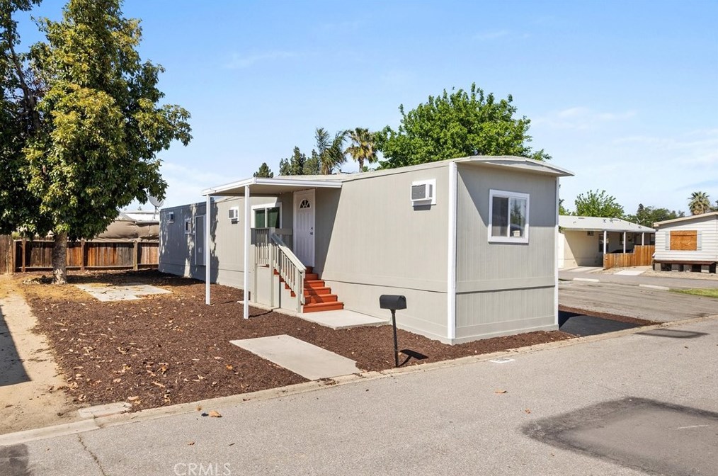 136 Fernwood Ln, Bakersfield CA  93308-4680 exterior