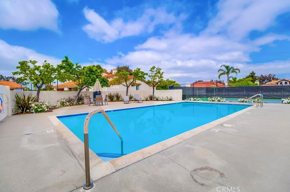 612 Indian Wl Ln, Thousand Oaks CA 91320-4112 exterior