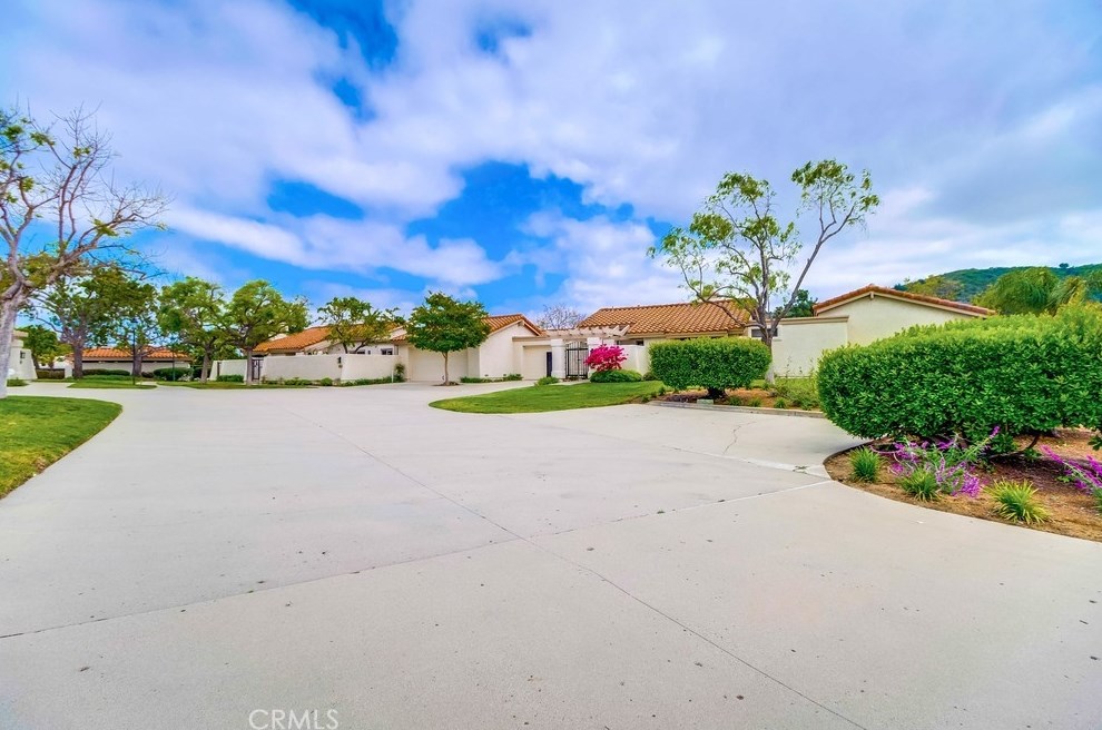 612 Indian Wl Ln, Thousand Oaks CA 91320-4112 exterior