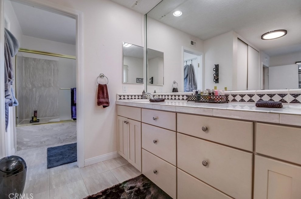 612 Indian Wl Ln, Thousand Oaks CA 91320-4112 exterior