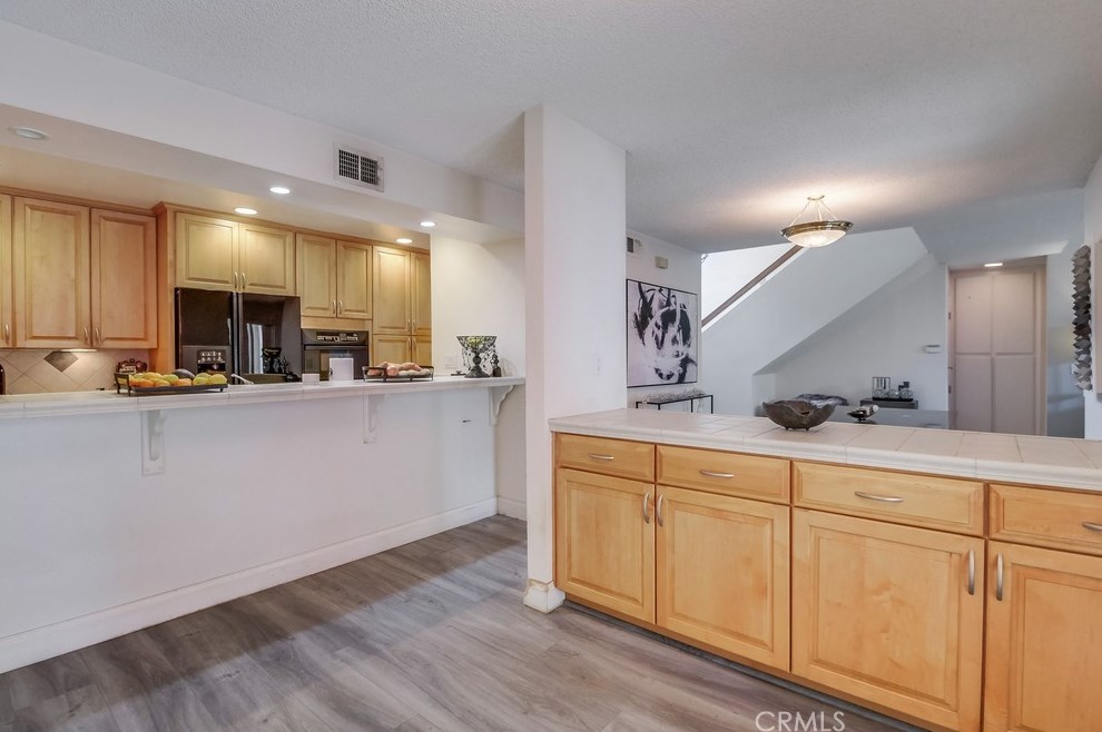 612 Indian Wl Ln, Thousand Oaks CA 91320-4112 exterior