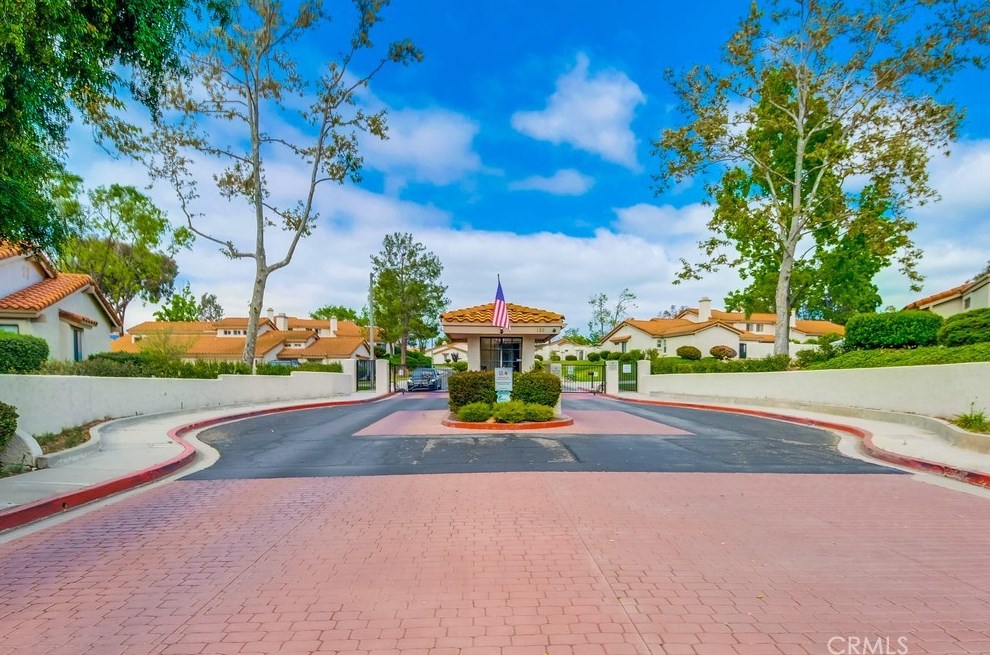 612 Indian Wl Ln, Thousand Oaks CA 91320-4112 exterior