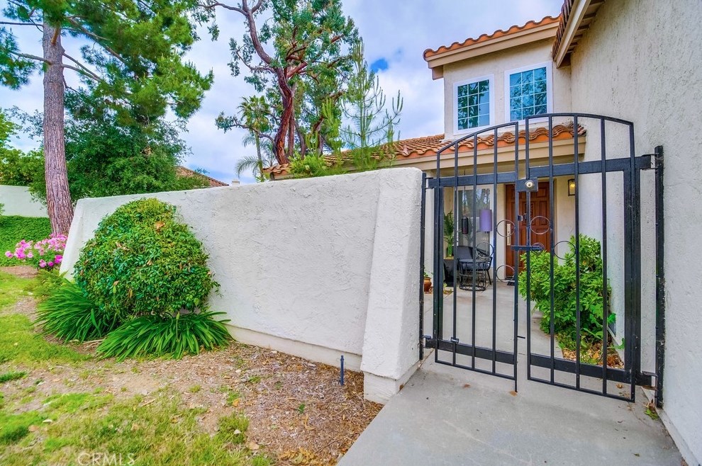 612 Indian Wl Ln, Thousand Oaks CA 91320-4112 exterior