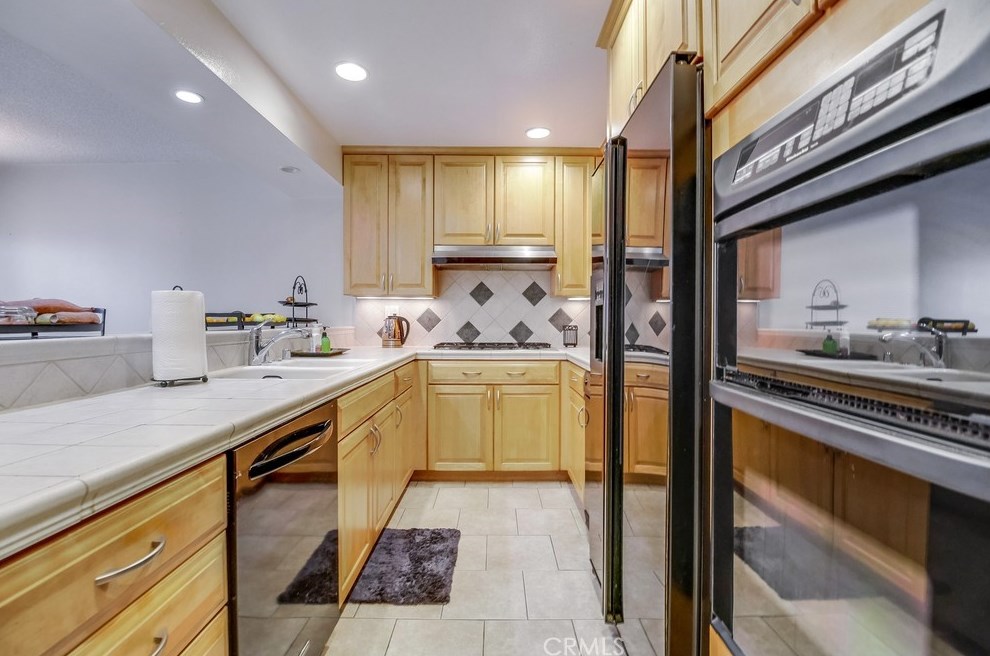 612 Indian Wl Ln, Thousand Oaks CA 91320-4112 exterior