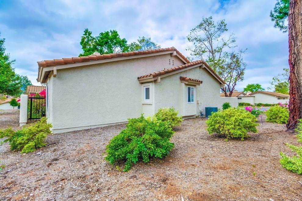 612 Indian Wl Ln, Thousand Oaks CA 91320-4112 exterior