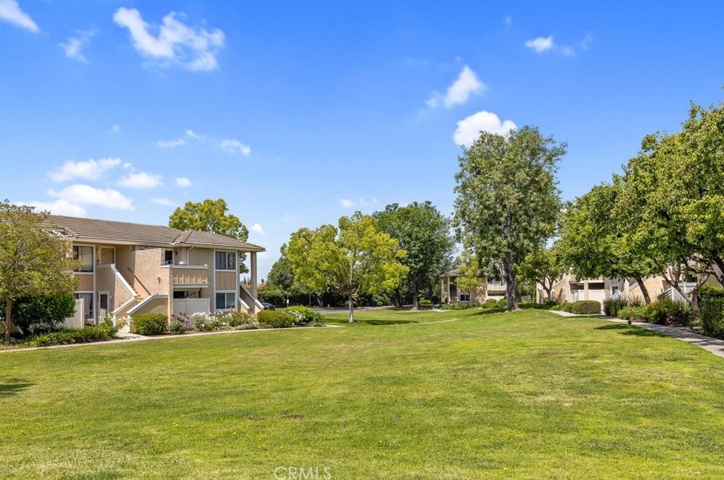 2915 Deacon St, Simi Valley CA  93065-6102 exterior