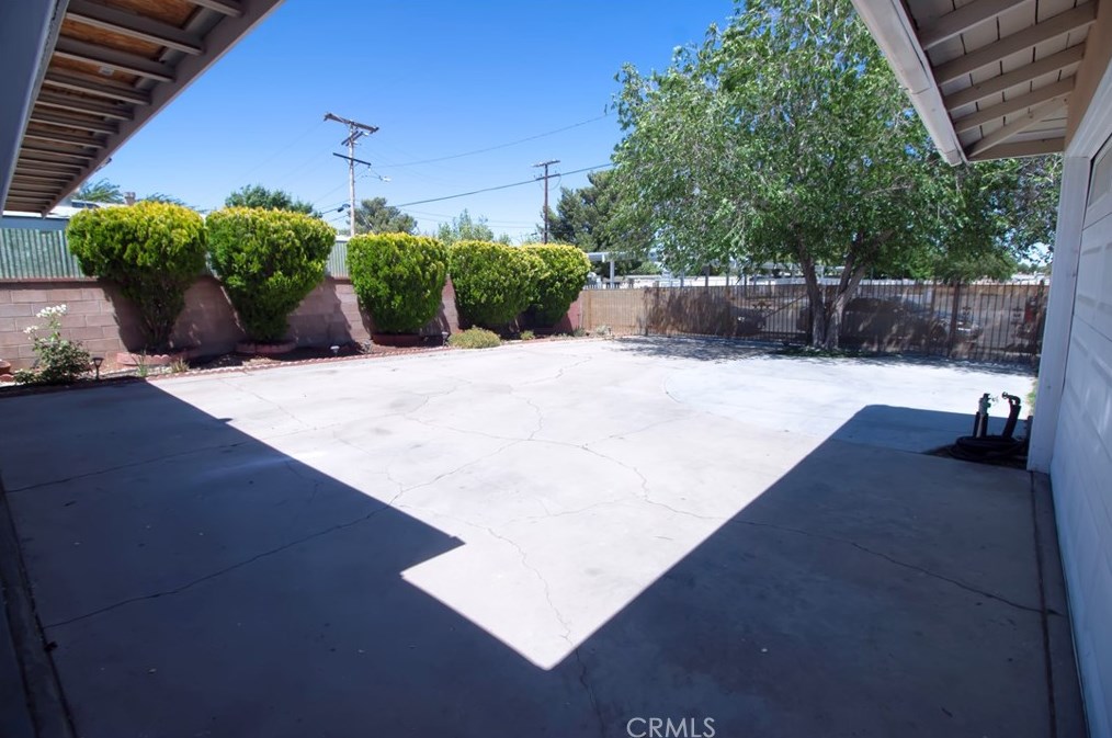 44861 5, Lancaster CA  93535-2640 exterior