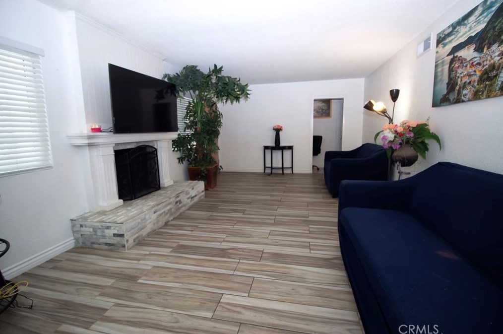 44861 5, Lancaster CA  93535-2640 exterior