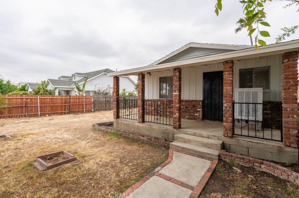 13107 Jouett St, Los Angeles CA  91331-2513 exterior