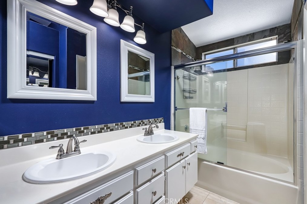 3011 Old Country Ave, Tropico Village CA 93560-7600 exterior