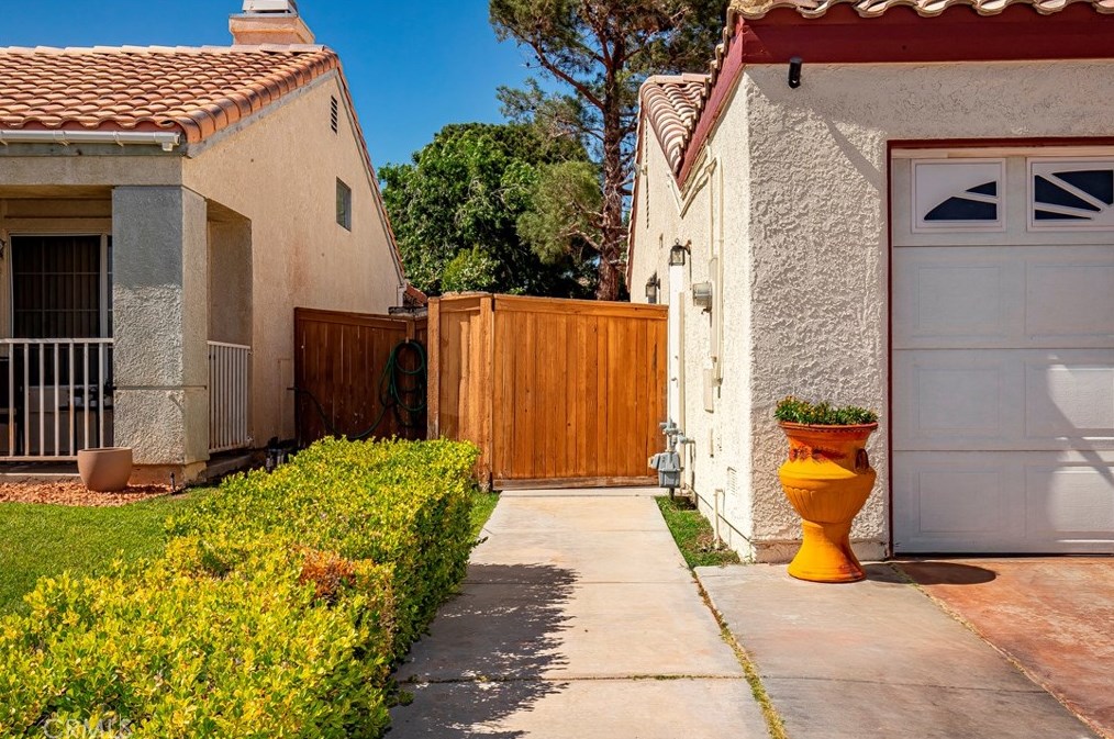 3011 Old Country Ave, Tropico Village CA 93560-7600 exterior