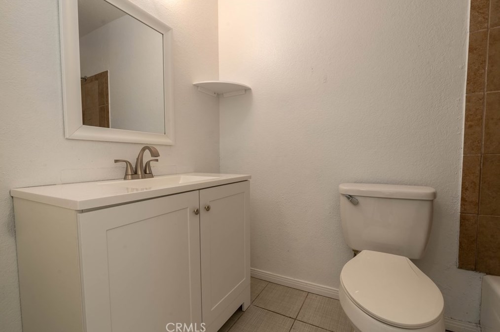 43737 Mikosasky Ave, Lancaster CA  93535-4316 exterior