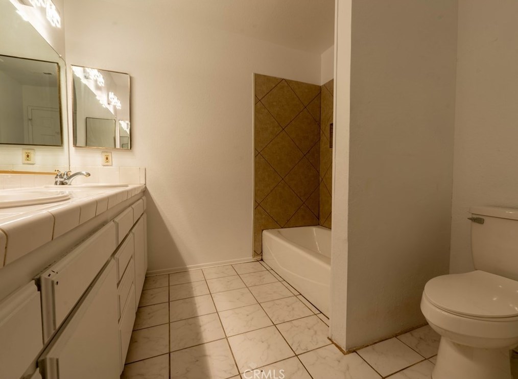 43737 Mikosasky Ave, Lancaster CA  93535-4316 exterior