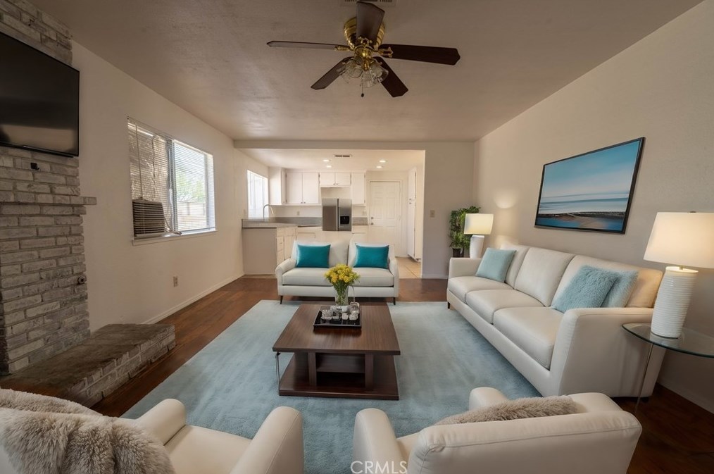 43737 Mikosasky Ave, Lancaster CA  93535-4316 exterior