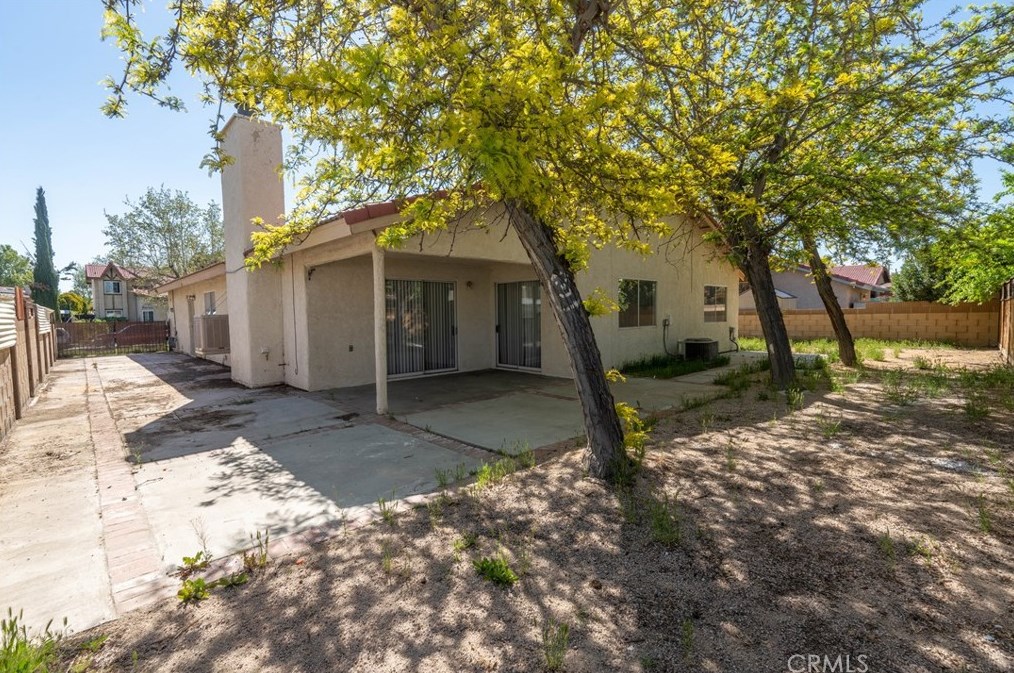 43737 Mikosasky Ave, Lancaster CA  93535-4316 exterior