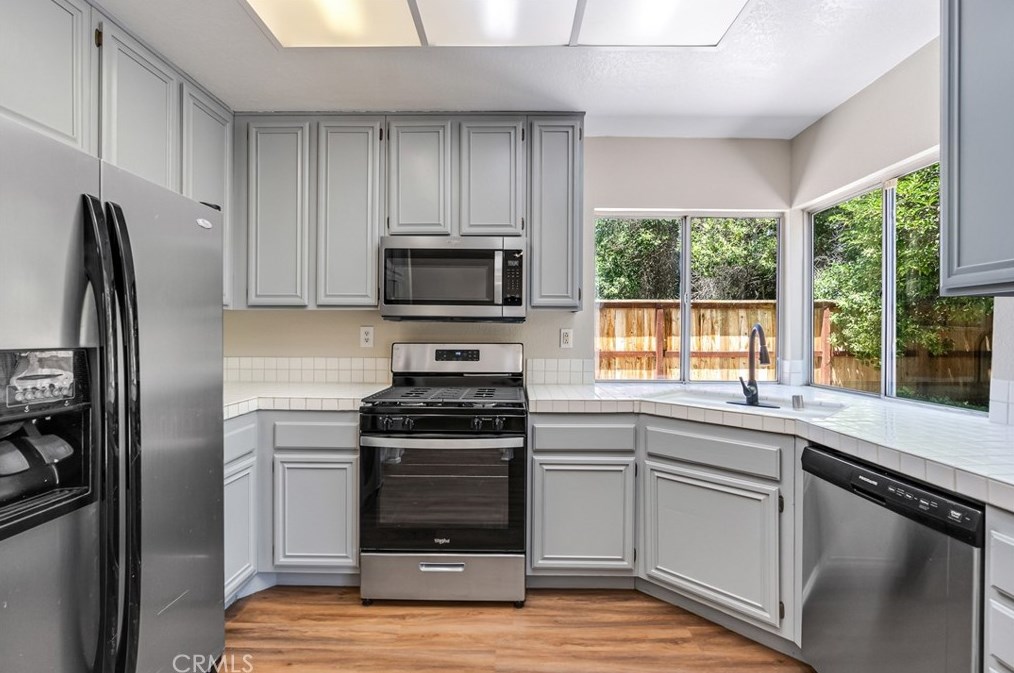 45226 Pickford Ave, Lancaster CA  93534-1376 exterior