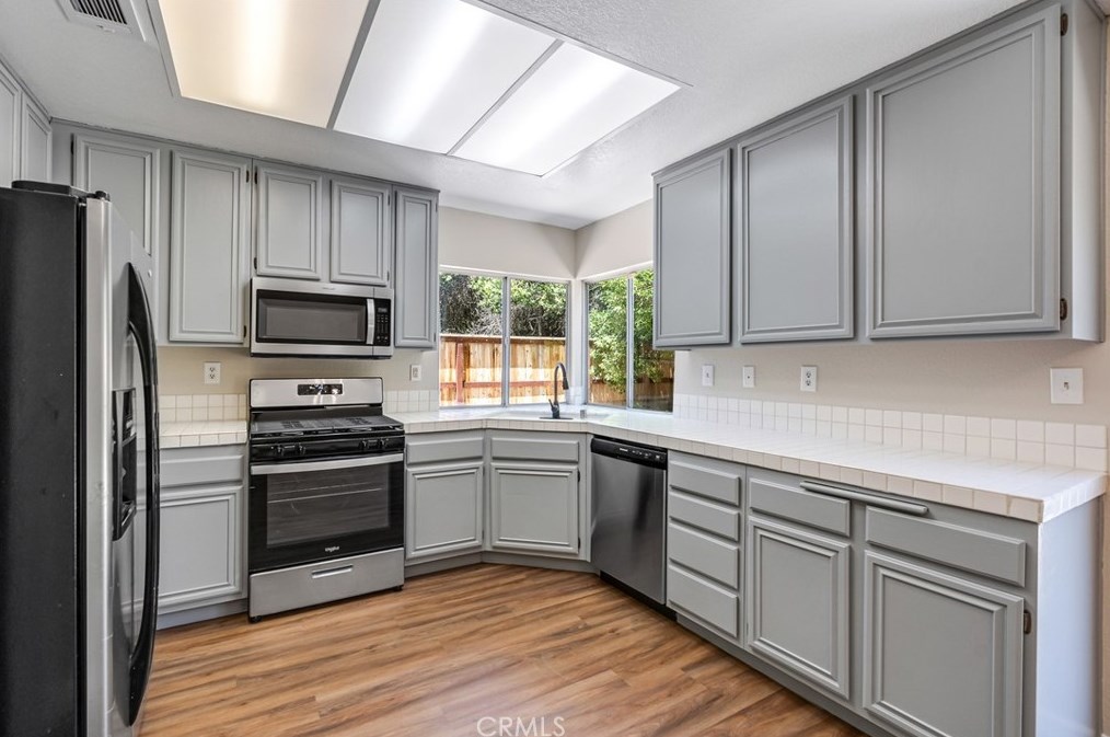 45226 Pickford Ave, Lancaster CA  93534-1376 exterior