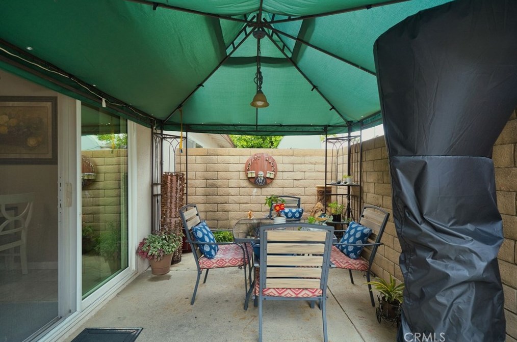 135 Ridgeway St, Anaheim CA  92804-1936 exterior