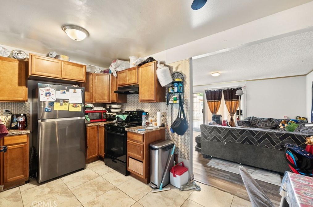 135 Ridgeway St, Anaheim CA  92804-1936 exterior