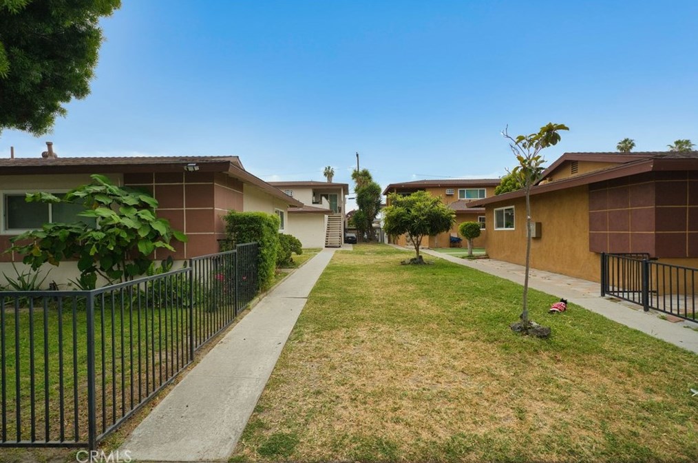 135 Ridgeway St, Anaheim CA  92804-1936 exterior