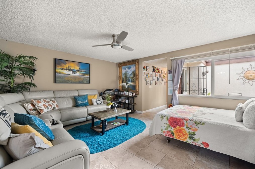 135 Ridgeway St, Anaheim CA  92804-1936 exterior