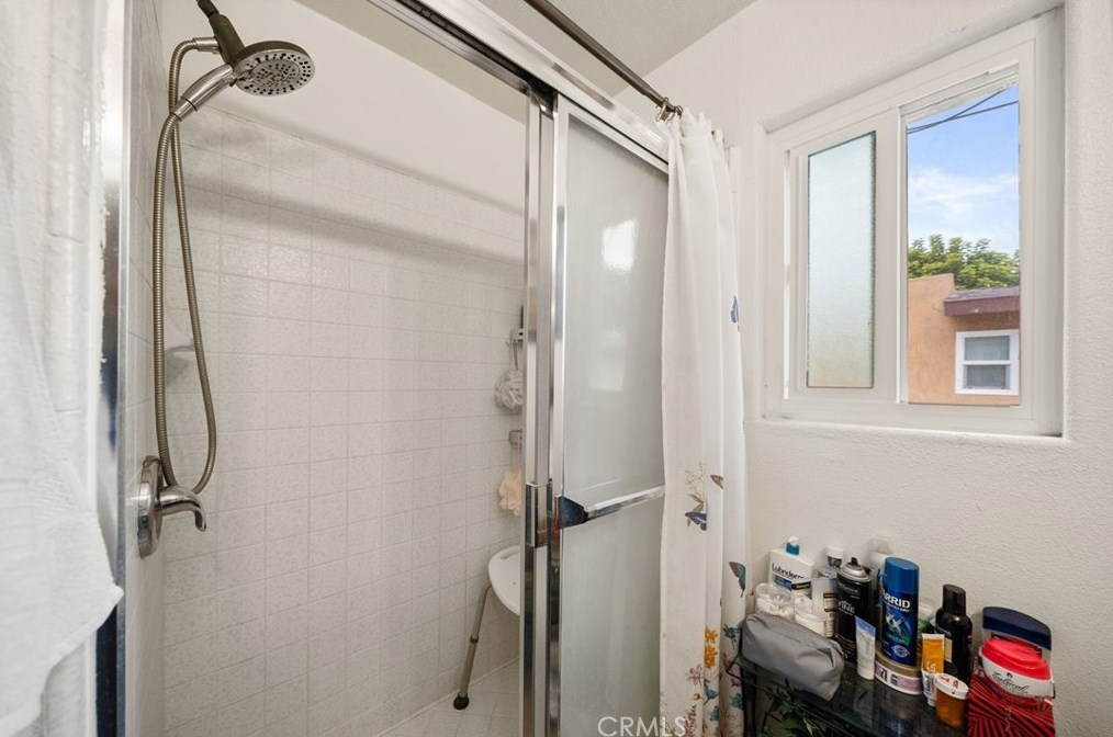 135 Ridgeway St, Anaheim CA  92804-1936 exterior