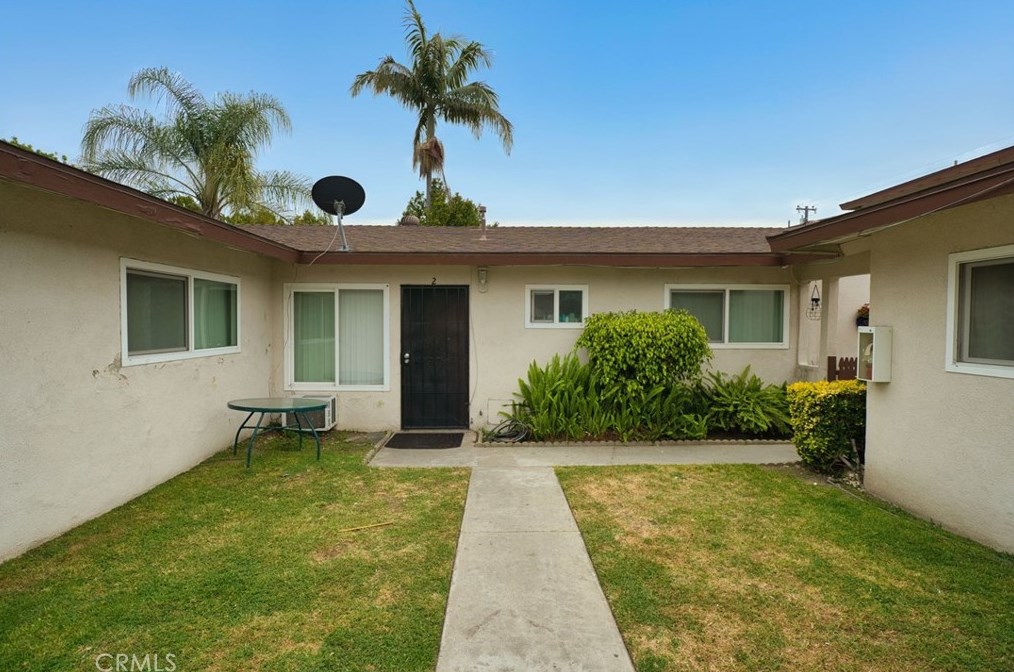 135 Ridgeway St, Anaheim CA  92804-1936 exterior