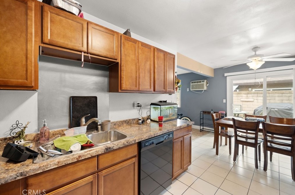 135 Ridgeway St, Anaheim CA  92804-1936 exterior