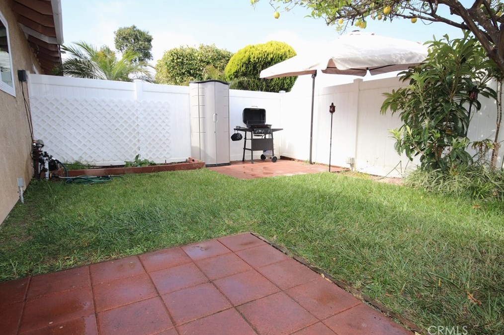 1944 Alexander St, Oxnard CA 93033-4011 exterior