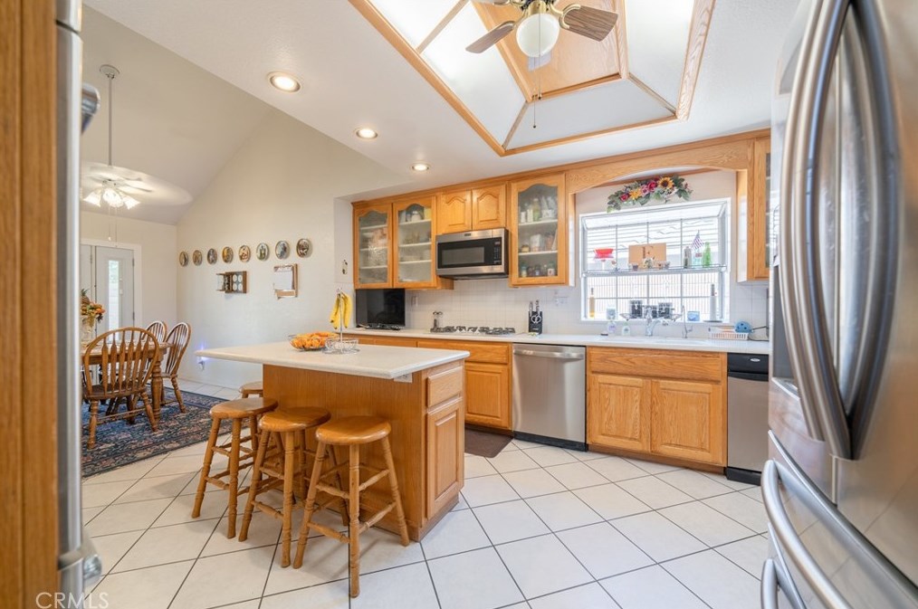 42419 61st St, Lancaster CA 93536-4517 exterior